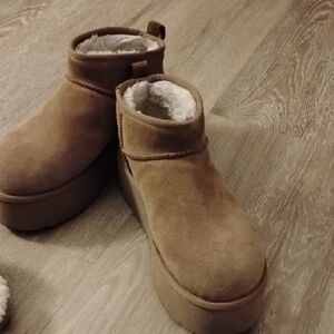 UGG Brown Women's Cozy Platform Boots